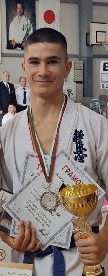 nikola komarovski