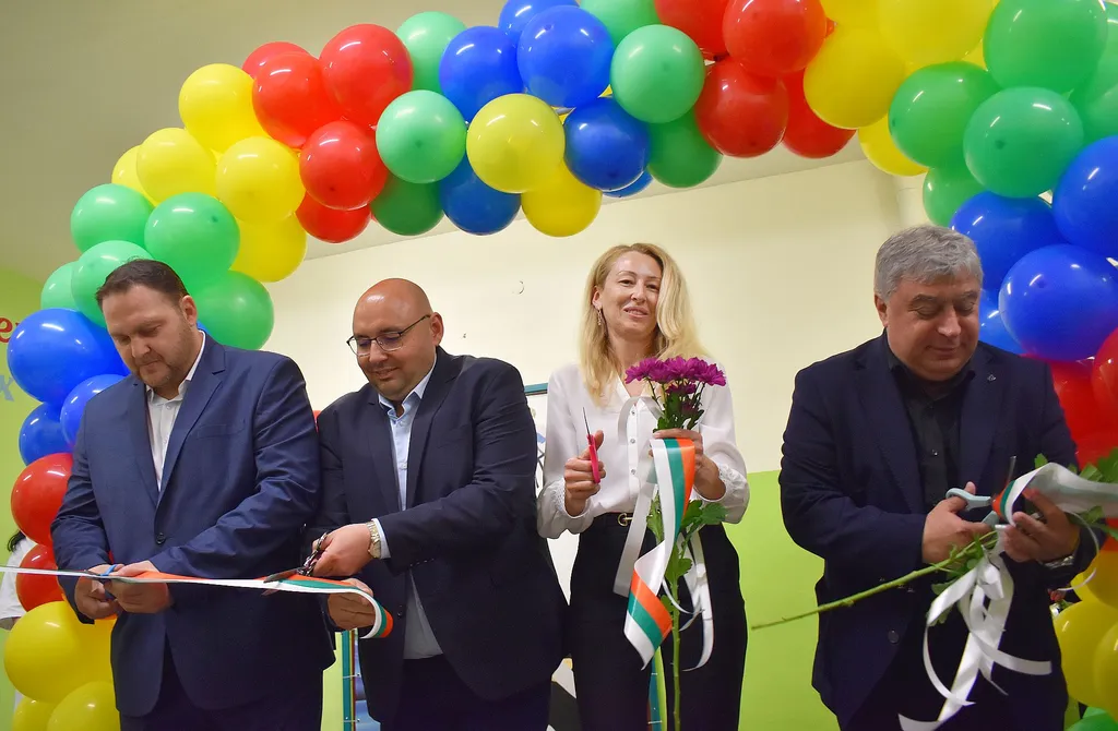 На откриването на STEM центъра в Спортното училище Кметът Добрин Добрев пожела на учениците да са шампиони и в спорта, и в живота  